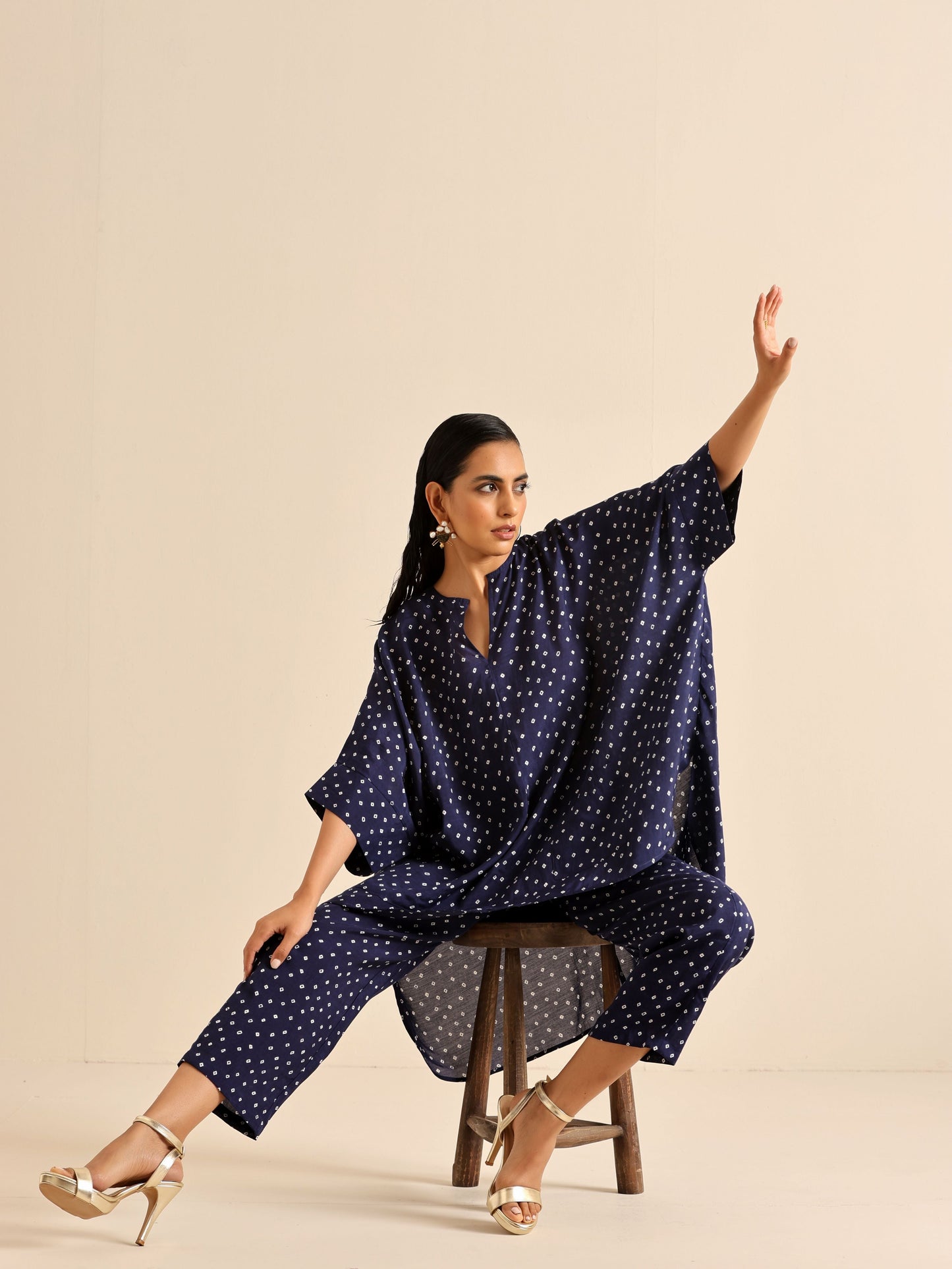 trueBrowns Blue Bandhani Silk Printed Boxy Fit Co-Ord Set - Swadesiicart