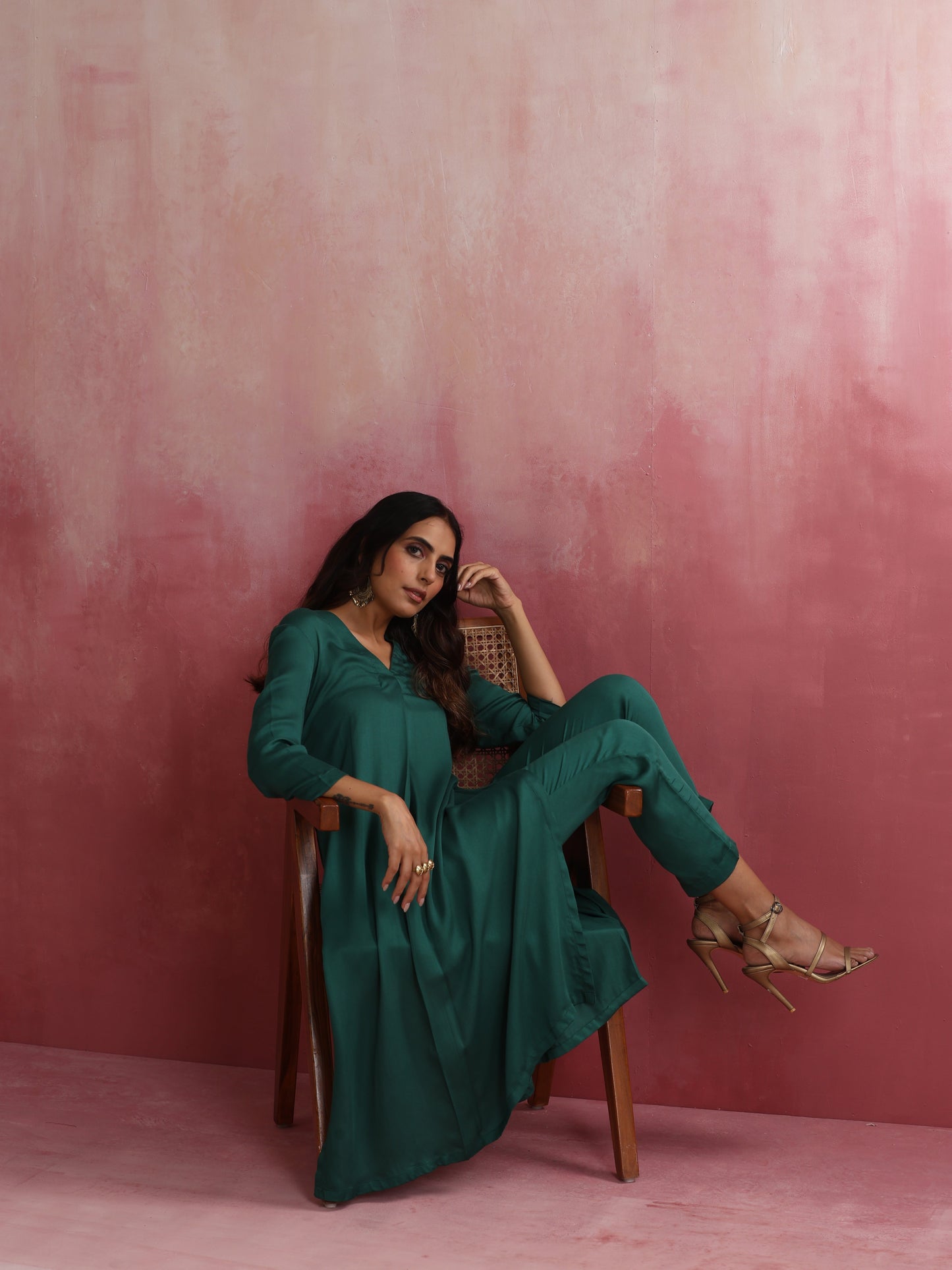trueBrowns Green Modal Pleated Kurta Set | Swadesiicart