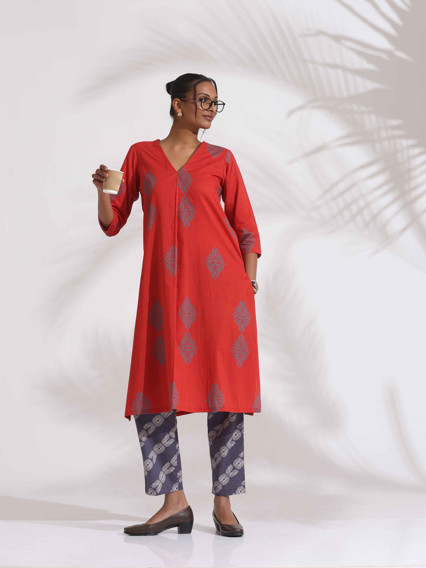 trueBrowns Red Cotton Print Kurta Set | Swadesiicart