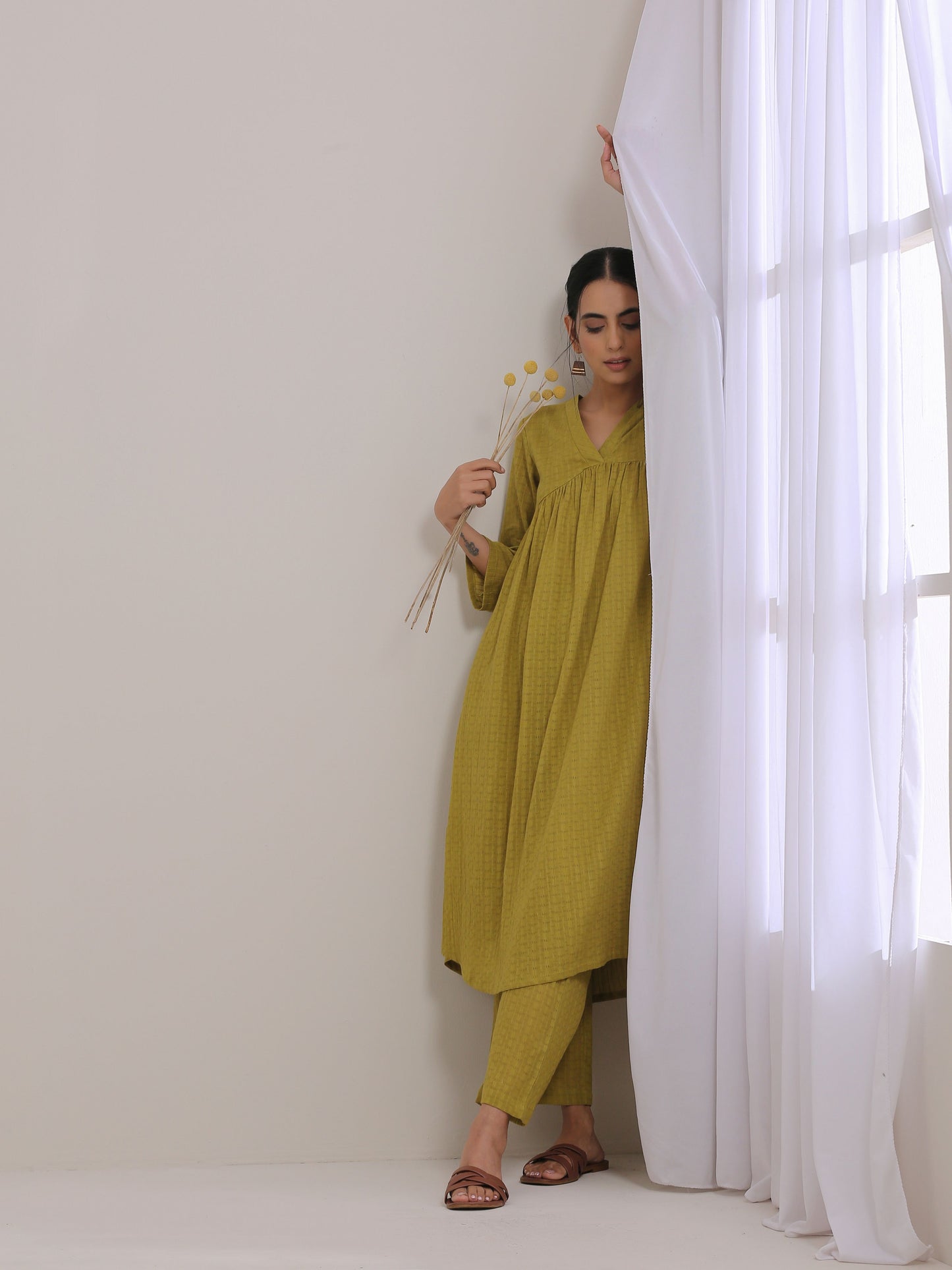 trueBrowns Avacado Green Dobby Flared Slit Kurta Pant Set | Swadesiicart