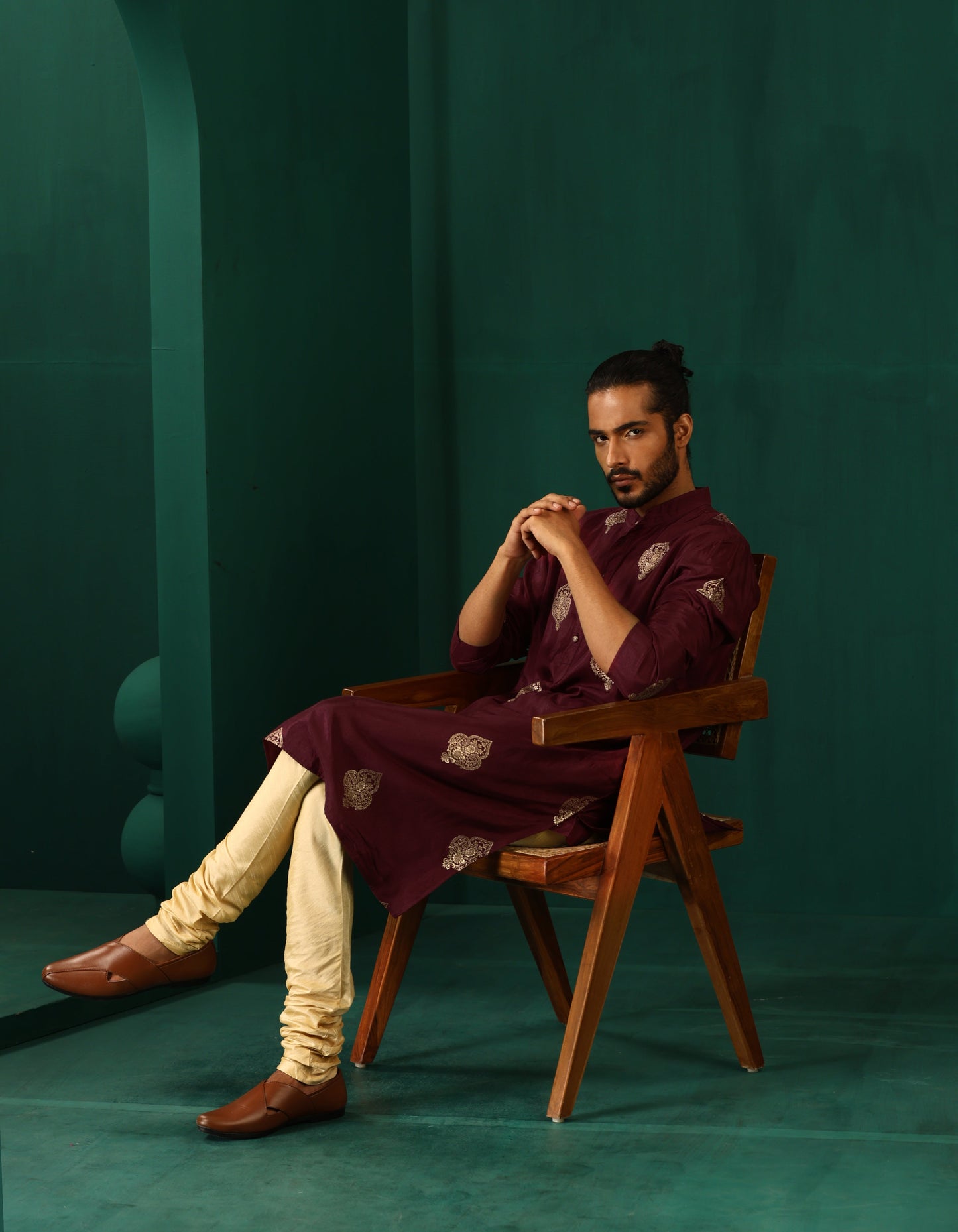trueBrowns Men's Wine Geometric Viscose Silk Long Kurta | Swadesiicart