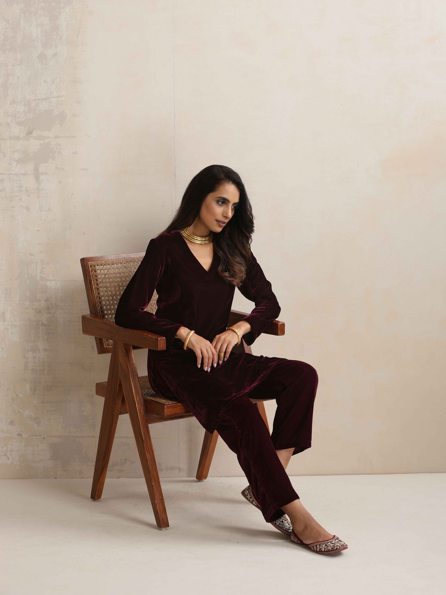 trueBrowns Purple Velvet Kurta Co-ord Set - Swadesiicart