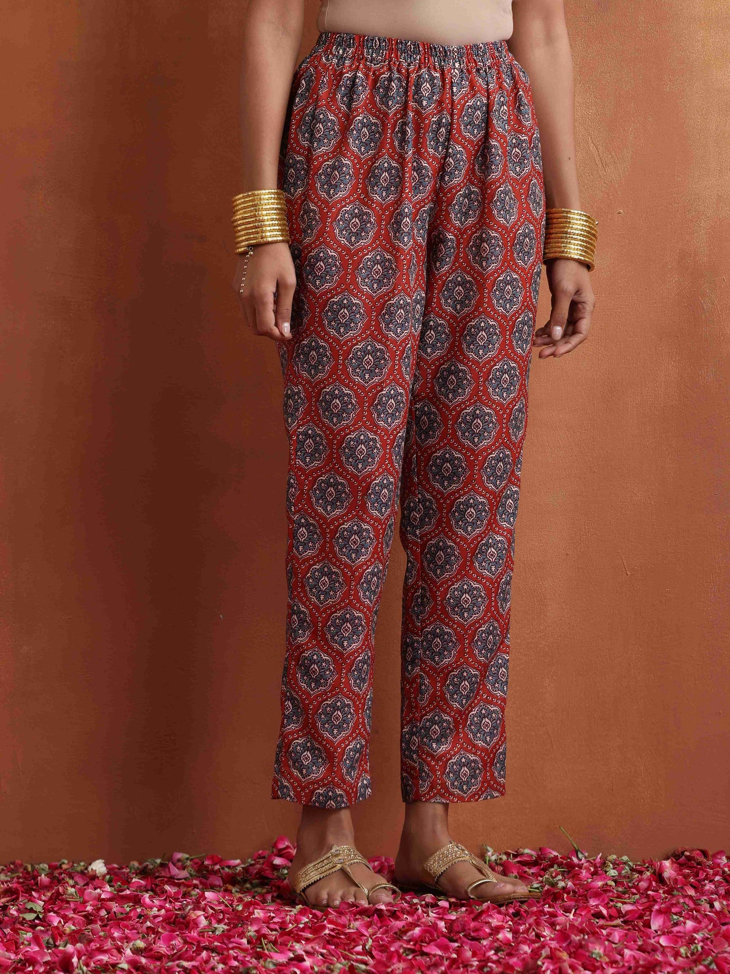 trueBrowns Rust Ajrak Print Slit Kurta Set | Swadesiicart