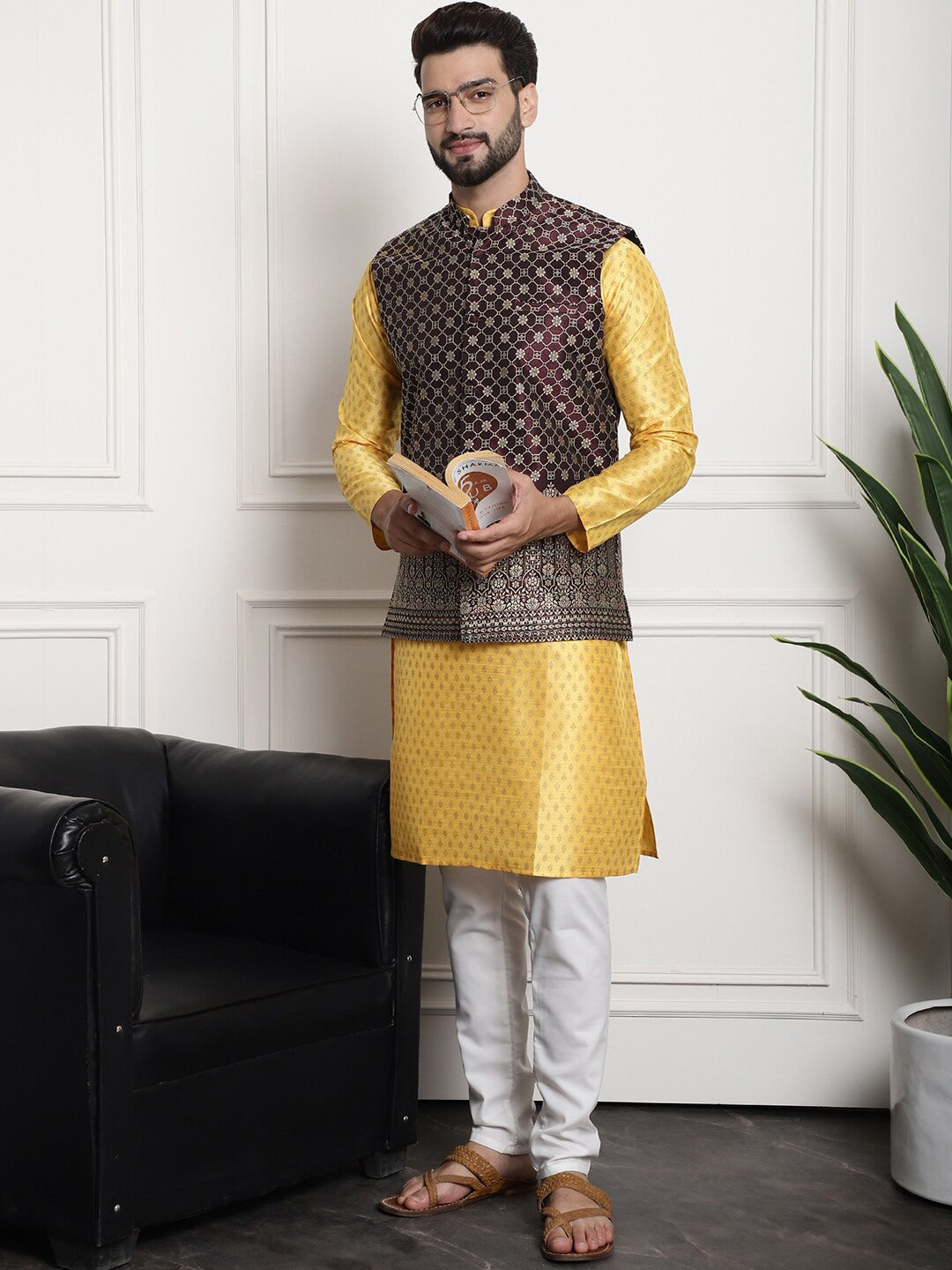 Sojanya Ethnic Motifs Printed Regular Kurta & Pyjamas With Nehru Jacket | Swadesiicart