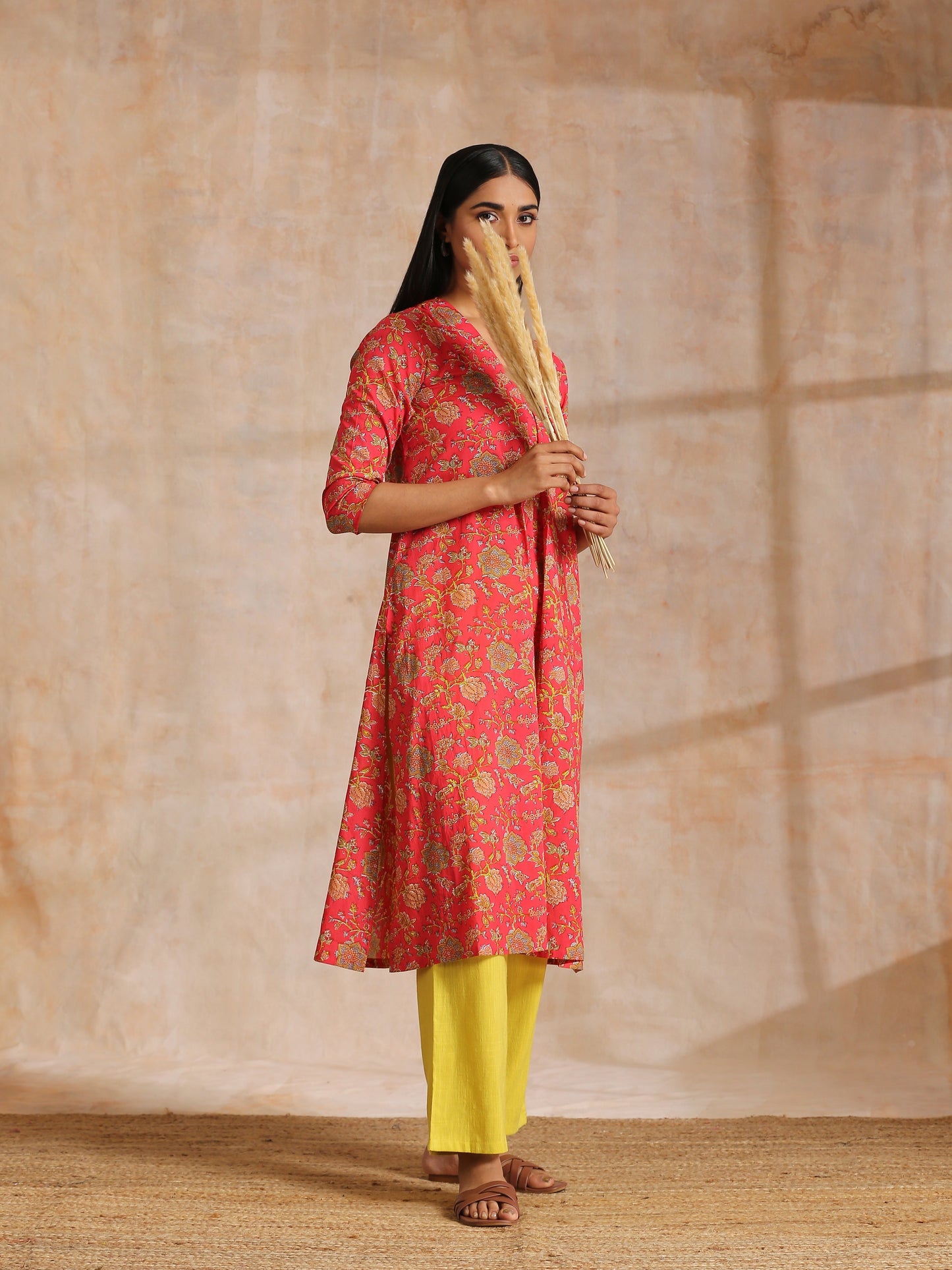 trueBrowns Flamingo Pink Overall Floral Block Print Cotton Slit Kurta Pant Set | Swadesiicart