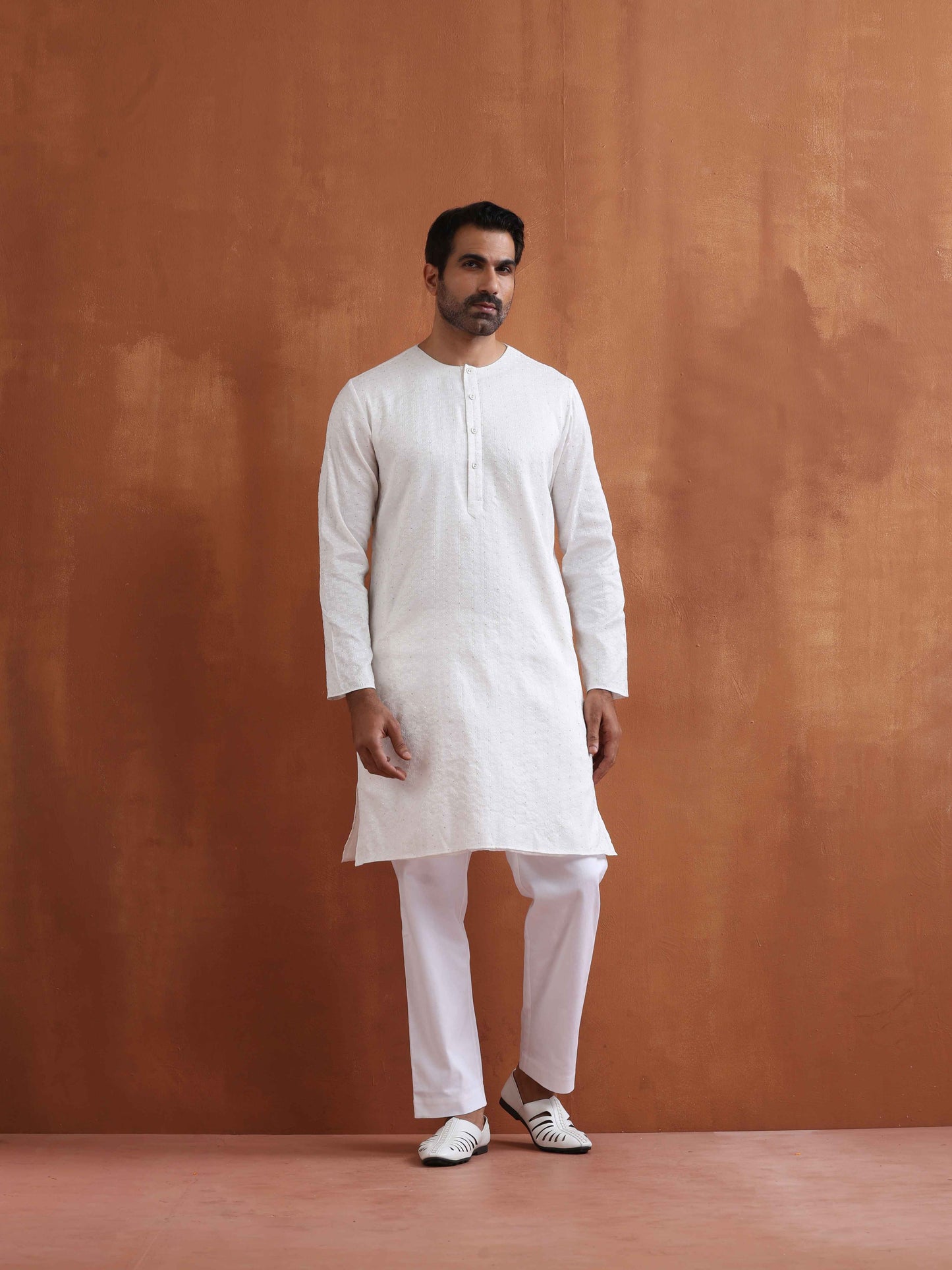 trueBrowns Men's Ivory Sequin Chanderi Kurta | Swadesiicart