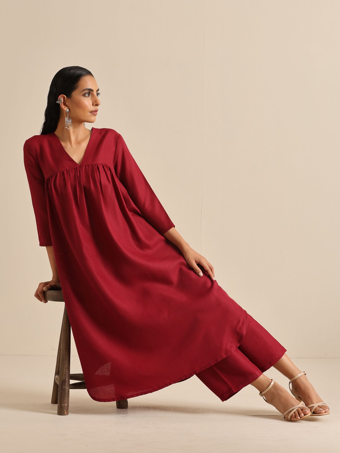 trueBrowns Maroon Slub Gathered Kurta Pant Set | Swadesiicart