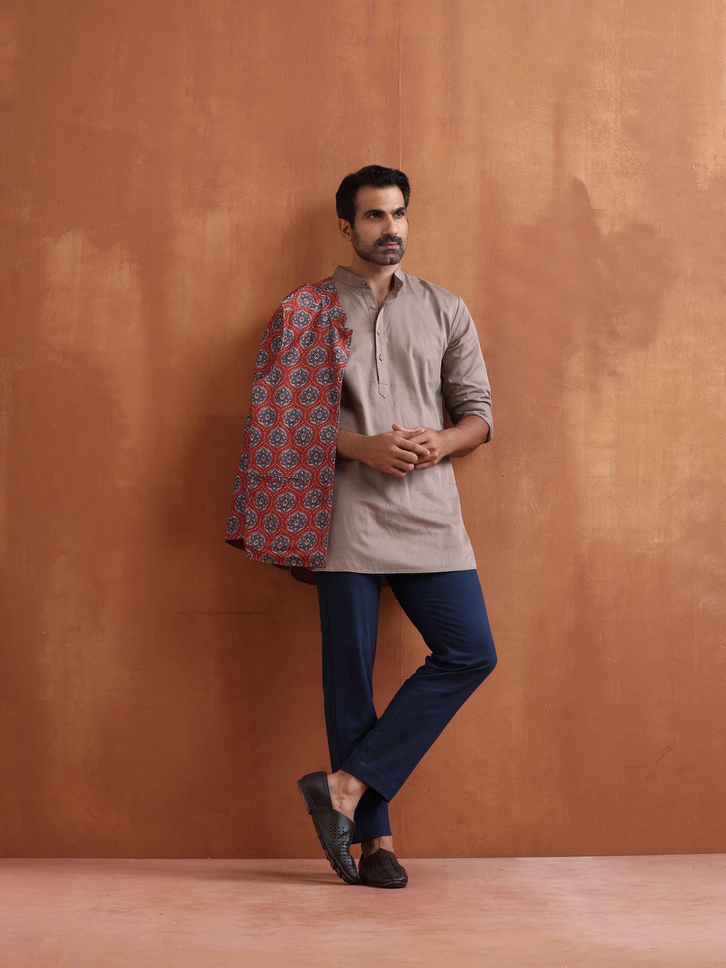 trueBrowns Men's Beige Cotton Short Kurta | Swadesiicart