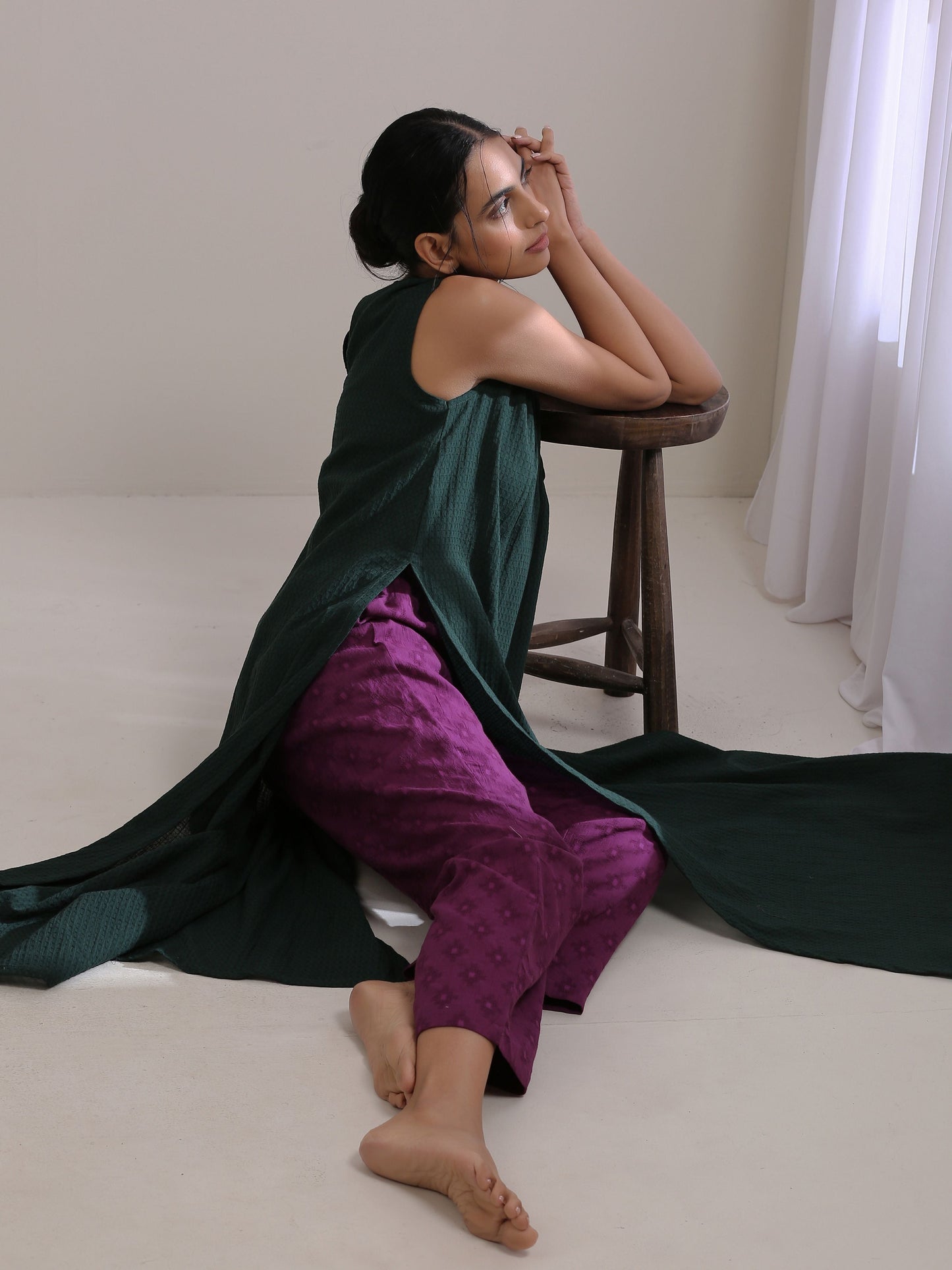 trueBrowns Dark Green Dobby Sleeveless Kurta Pant Set | Swadesiicart