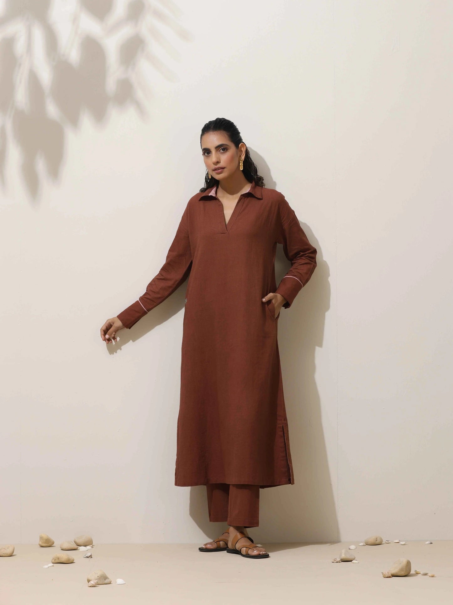 trueBrowns Brown Cotton Linen Kurta Pant Set | Swadesiicart