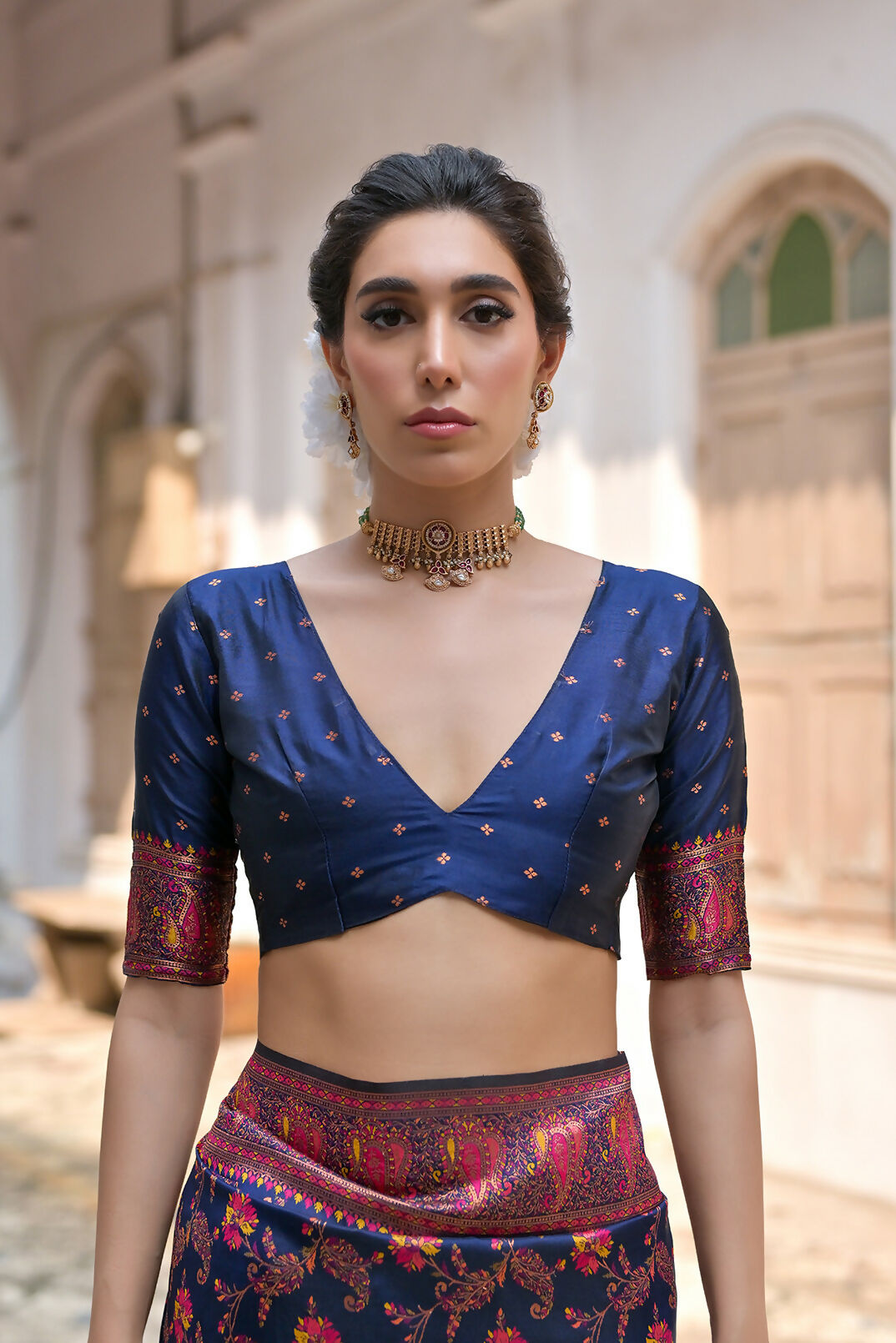 Vishnu Weaves Women's Navy-Blue Silk Woven Saree with Blouse - Swadesiicart