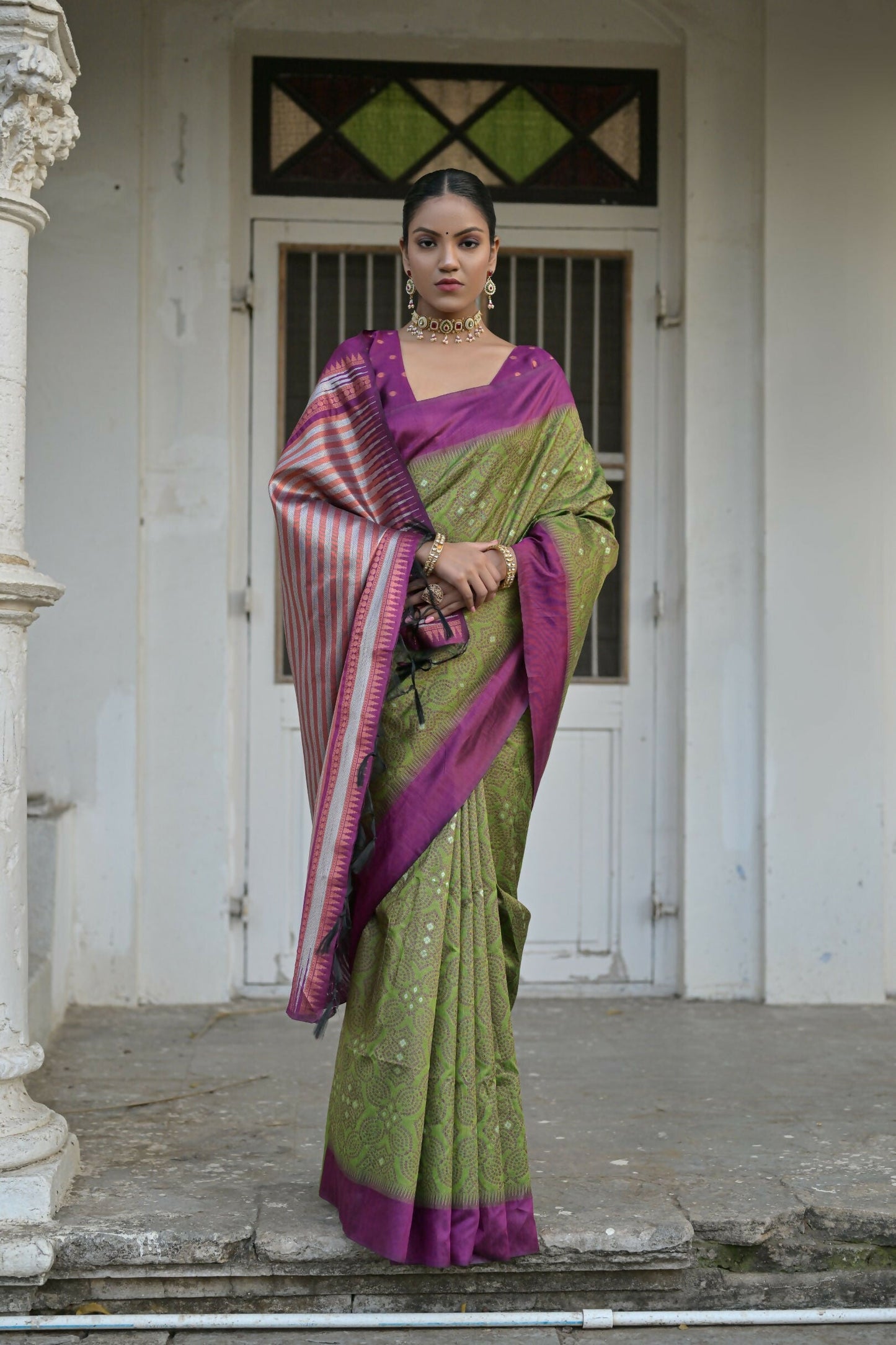 Vishnu Weaves Women's Mahendi Raw Silk Saree with Blouse - Swadesiicart