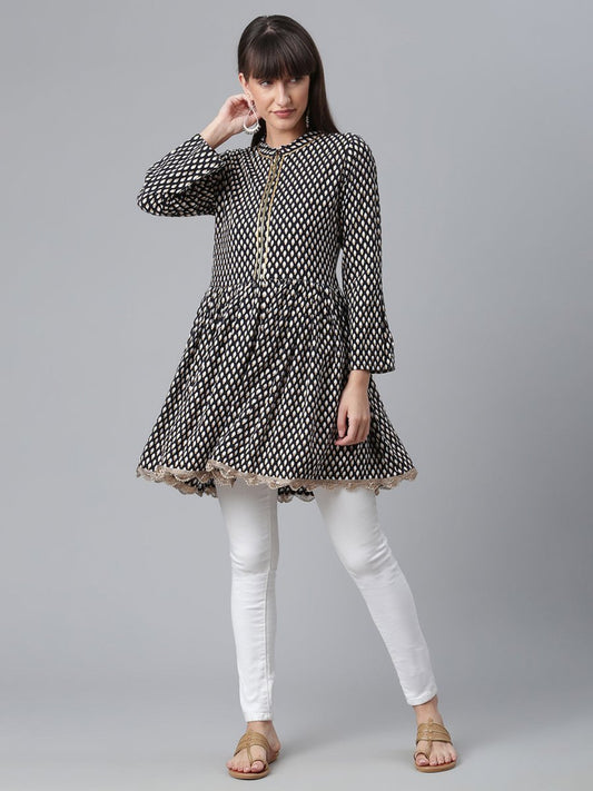 Ahalyaa Black & White Printed Tunic | Swadesiicart