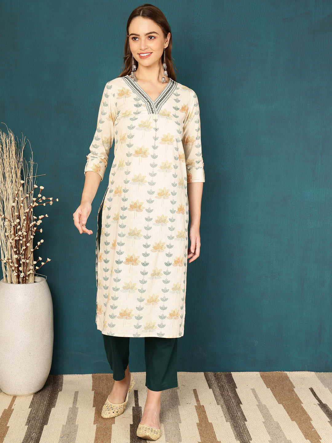 Antaran Off White Pure Cotton Embellished Kurta - Swadesiicart