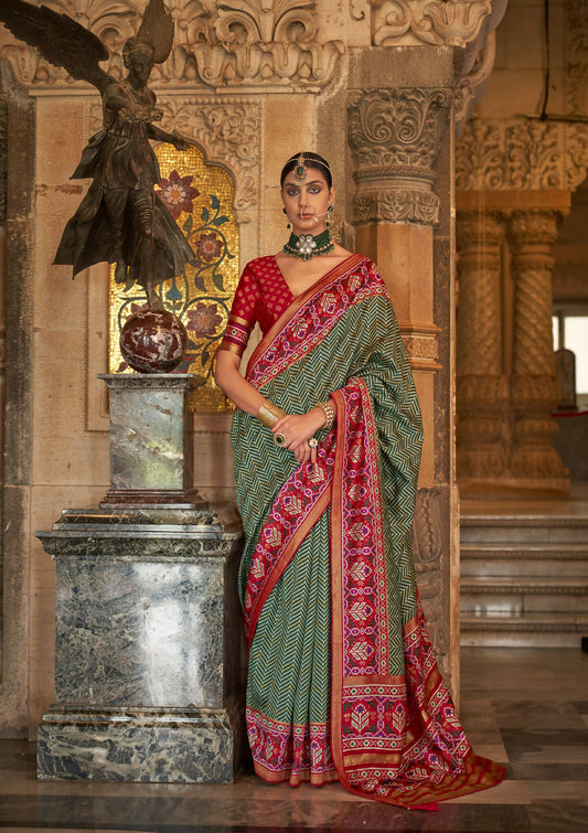 Siam Green Banarasi Weaving, Ultra Aqua Finish, Zari Work Banarasi Silk Saree - Rath Kunti - Swadesiicart