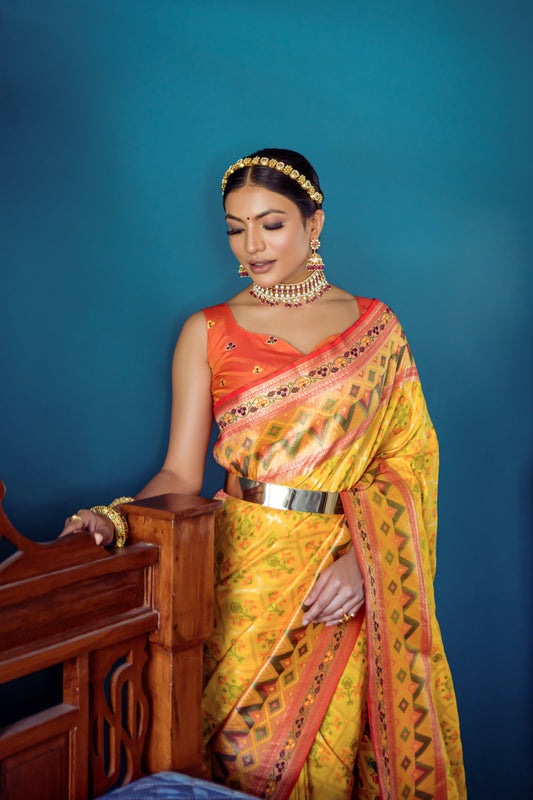 Vishnu Weaves Women's Yellow Patola Banarasi Silk Meenakari Zari Woven Saree with Blouse - Swadesiicart