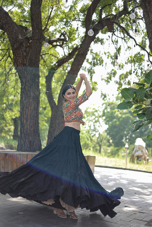 Lorenvalley Black Premium Rayon Lehenga with Georgette Embroidered Traditional Thread work Choli | Swadesiicart