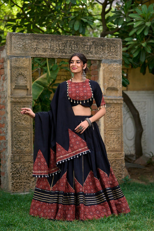 Lorenvalley Black Pure Cotton Plain With Printed And Paper Mirror Work Lace Lehenga Choli | Swadesiicart