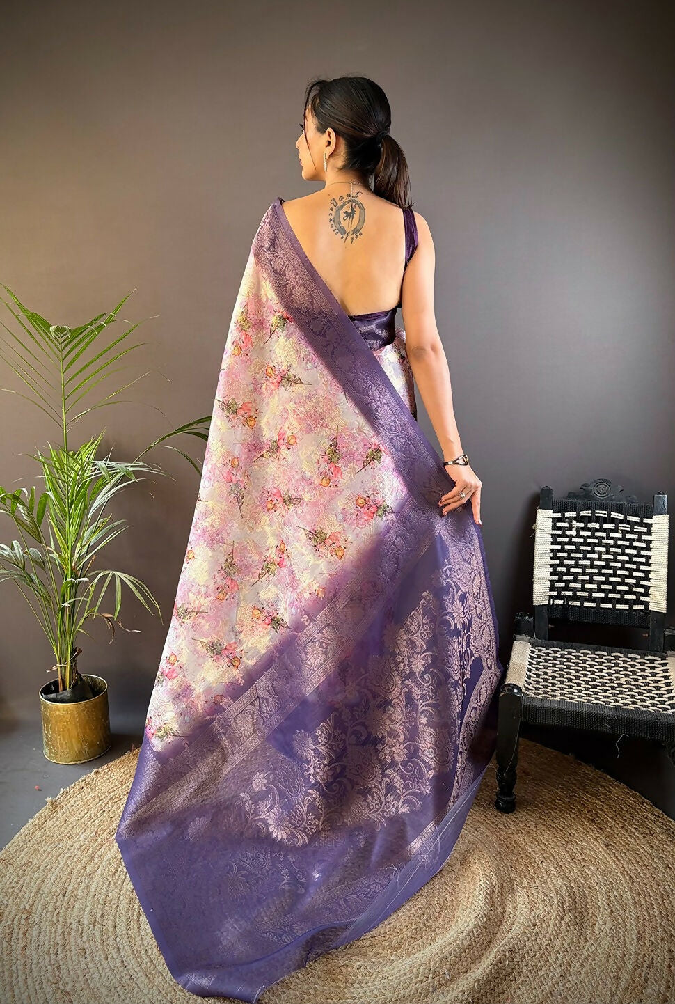 Joban Fashion Light Purple Floral Motifs Banarasi Silk Sarees | Swadesiicart