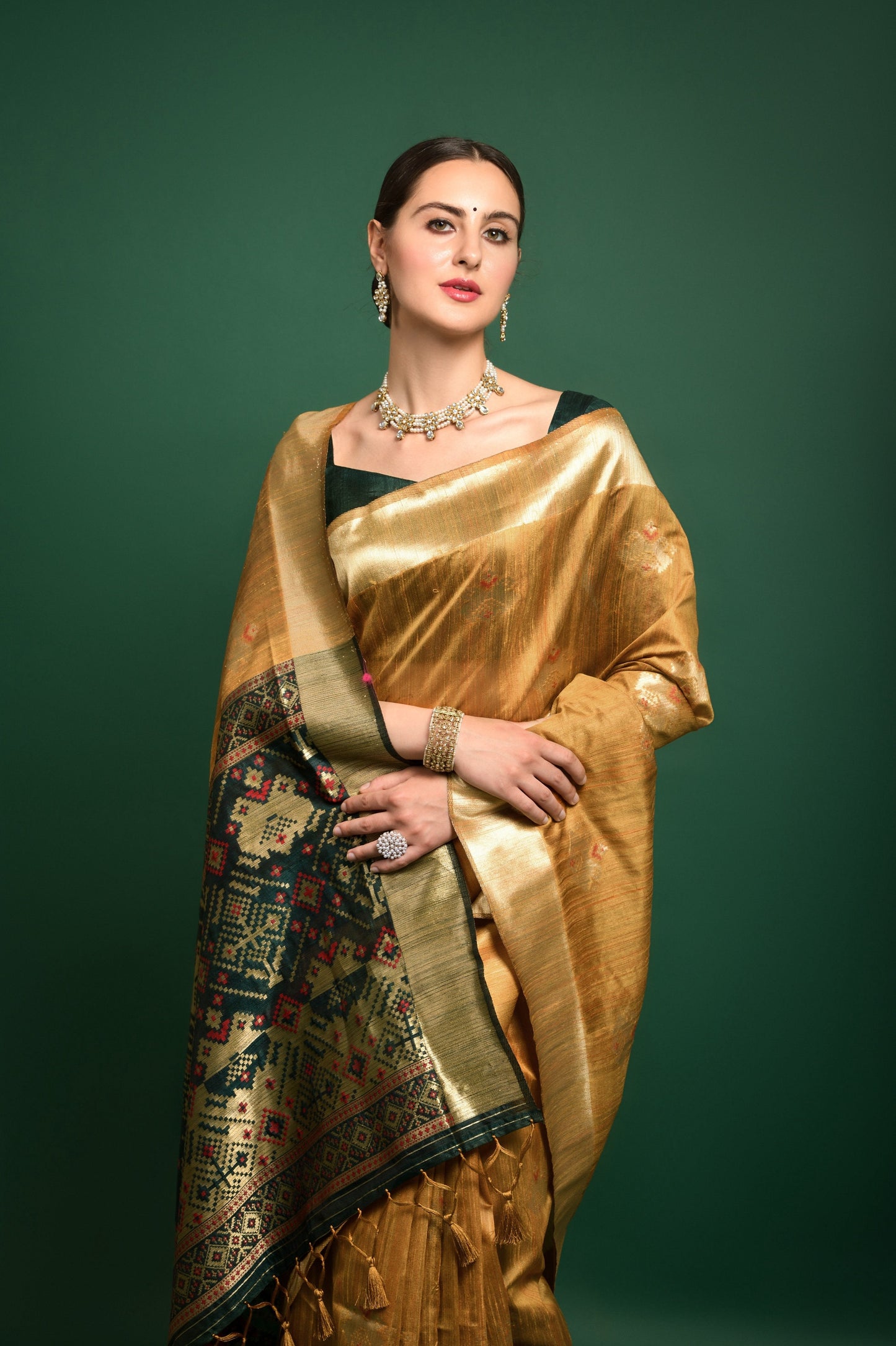 Vishnu Weaves Women's Yellow Tussar Silk Zari Woven Saree with Blouse - Swadesiicart