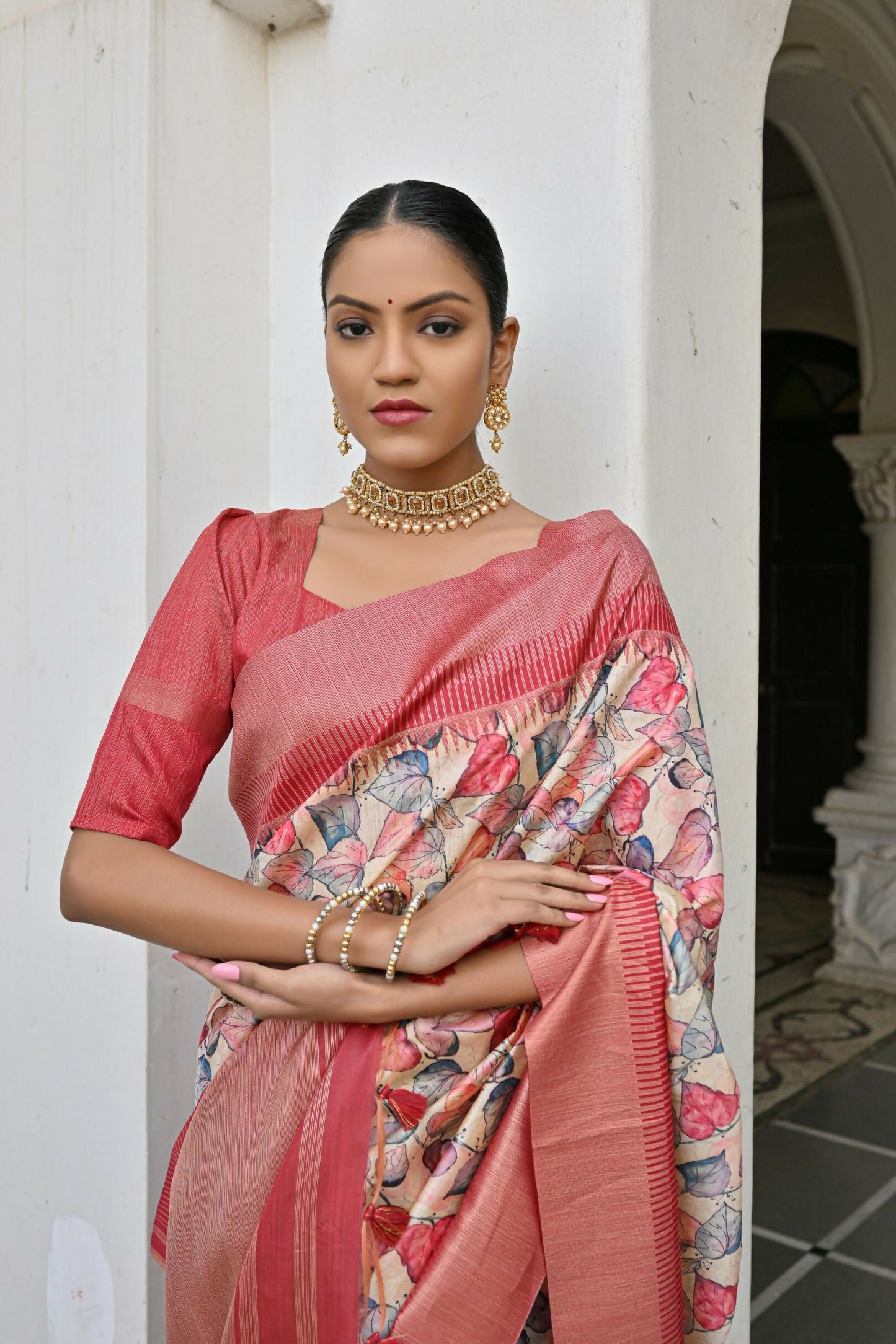 Vishnu Weaves Women's Peach Banarasi Silk Saree with Blouse - Swadesiicart