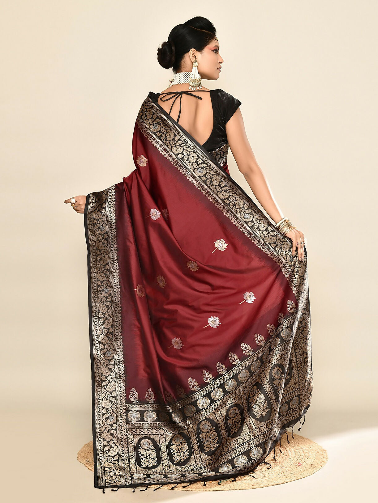 Joban Fashion Maroon & Black Plain With Weaving Border Banarasi Silk Sarees | Swadesiicart
