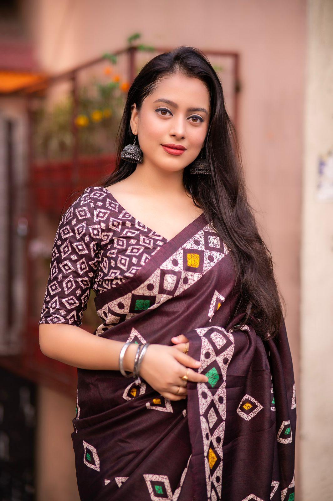 Maroon Silk Blend Ethnic Motifs Saree with Unstitched Blouse - Hiral Fashion | Swadesiicart