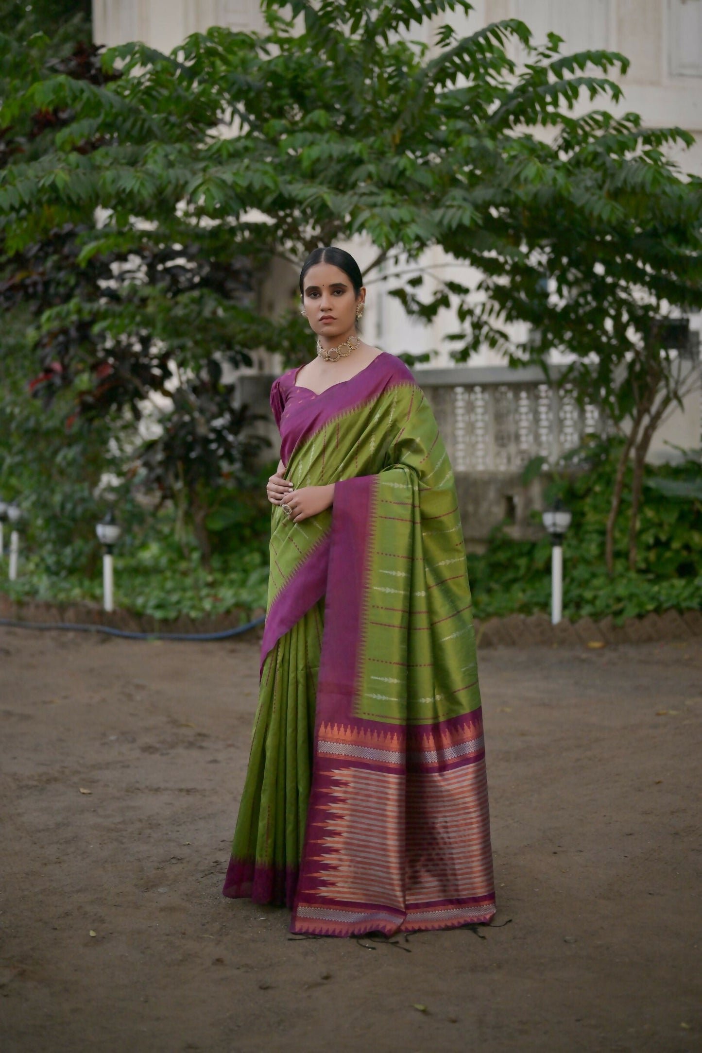 Vishnu Weaves Women's Mahendi Raw Silk Saree with Blouse - Swadesiicart