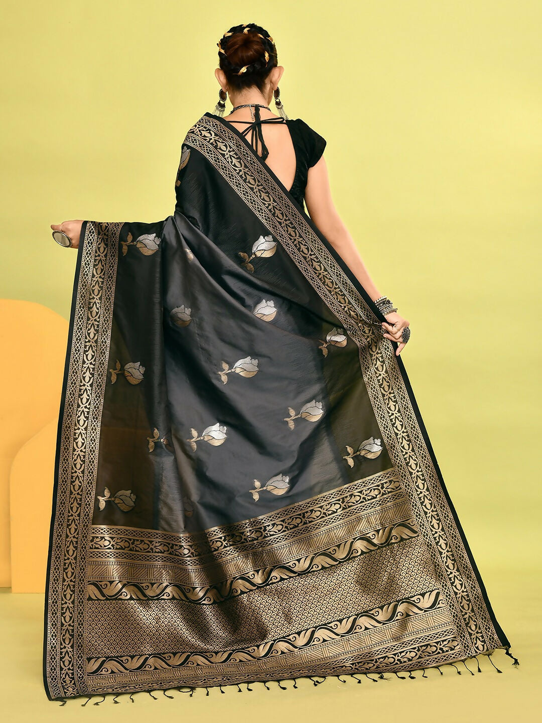 Joban Fashion Grey & Black Plain With Weaving Border Banarasi Silk Sarees | Swadesiicart