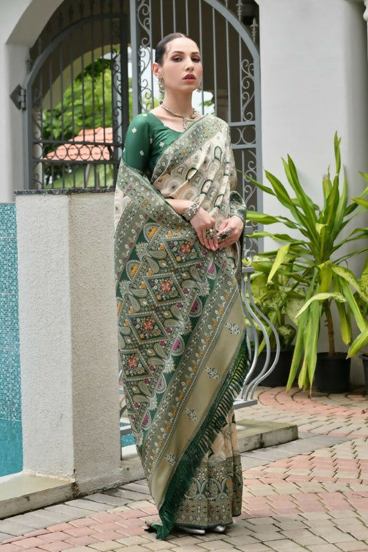 Vishnu Weaves Women's Green Banarasi Silk Patola Zari Woven Saree with Blouse - Swadesiicart