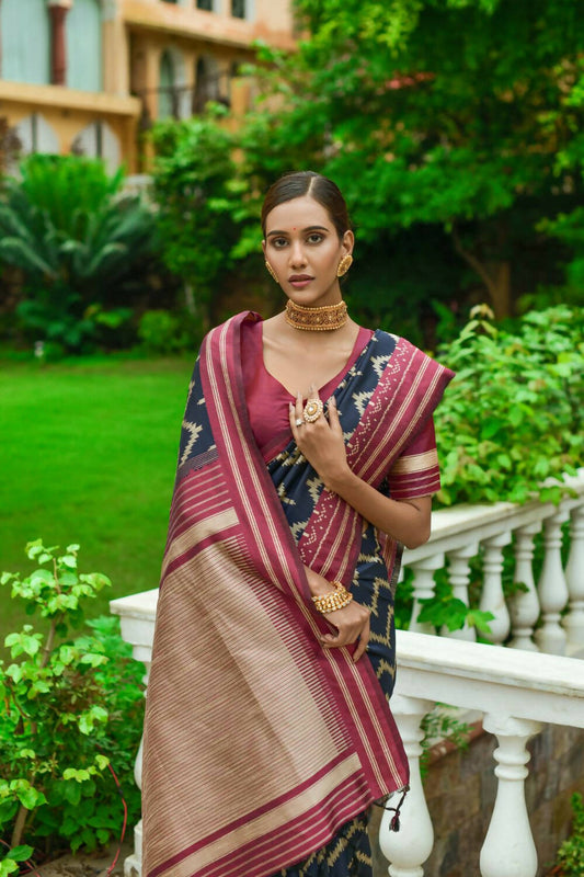 Vishnu Weaves Women's Navy Blue Handloom Raw Silk Zari Woven Saree with Blouse - Swadesiicart