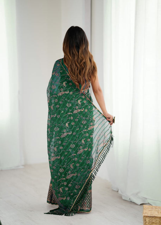 Lorenvalley Fashion Green Solo Georgette Superb Finishing Foils Print & Fancy Zalar Lace in Border Saree with Blouse - Swadesiicart