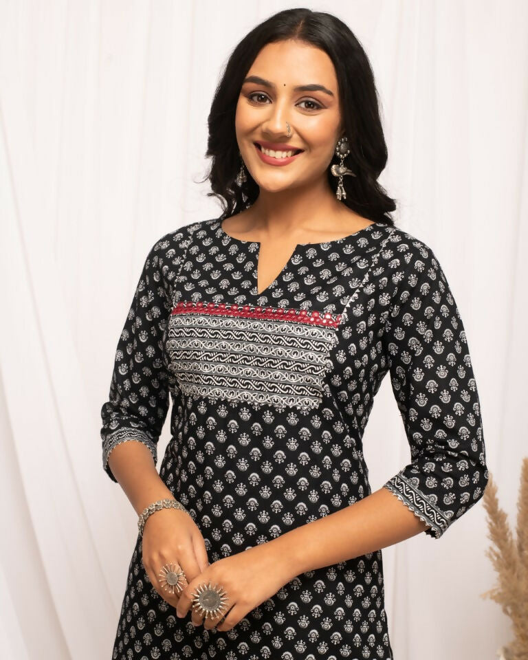 FIORRA Women's Floral Printed Black Cotton Straight Kurta - Swadesiicart