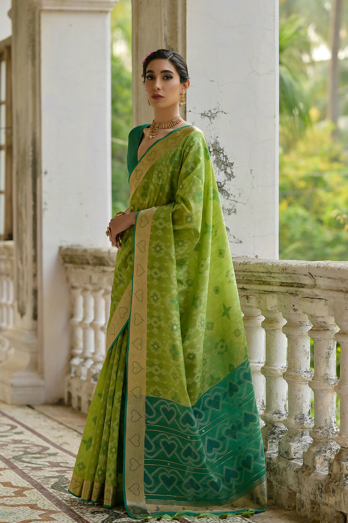 Vishnu Weaves Women's Pista Raw Silk Thread Ikkat Woven Saree with Blouse - Swadesiicart