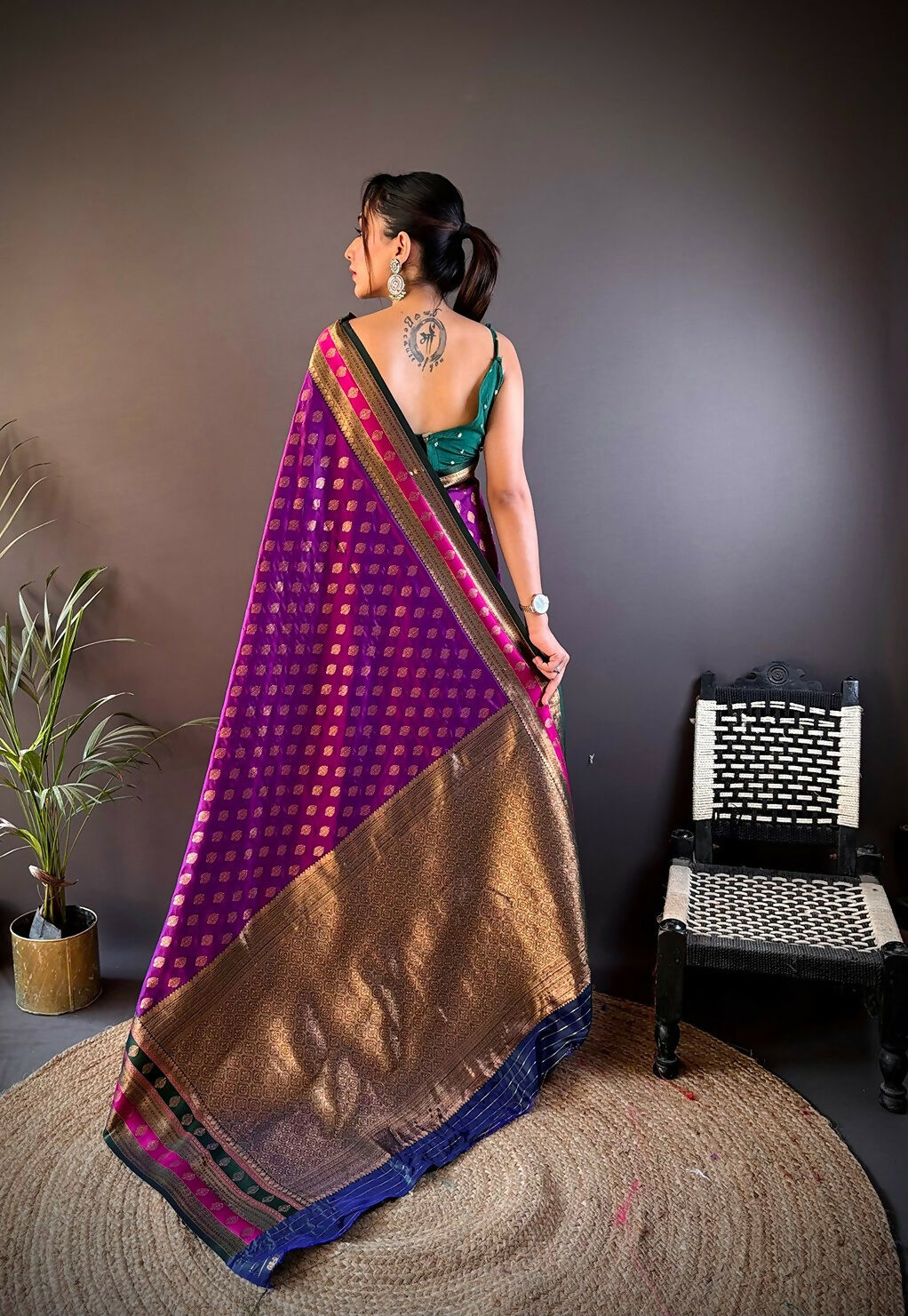 Joban Fashion Green Butti Banarasi Silk Sarees | Swadesiicart
