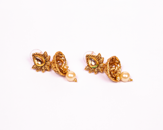 Gold-Polished Alloy Pearl And Beads Mala Pendant Set - The Pari