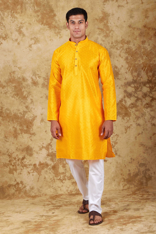 Bluesaanchi Men's Yellow Banarasi Silk Kurta Set | Swadesiicart