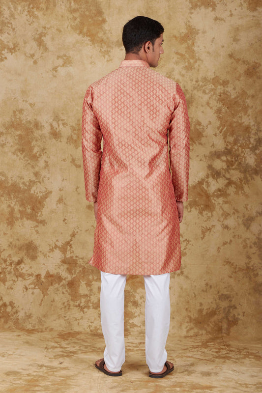Bluesaanchi Men's Salmon Banarasi Silk Kurta Set | Swadesiicart