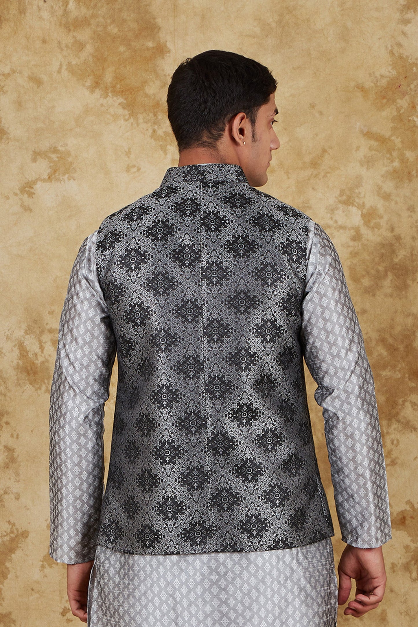 Bluesaanchi Men's Jacquard Grey Waistcoat | Swadesiicart
