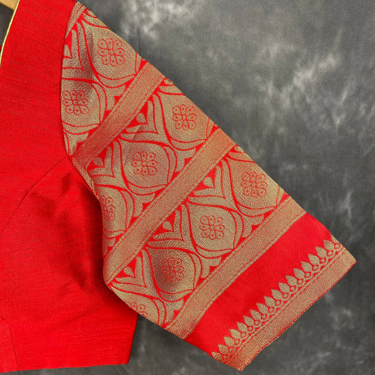 Suhaagan ki Laali Red Coloured Silk /Brocket Ready to Wear Blouse - kapda Tailor | Swadesiicart