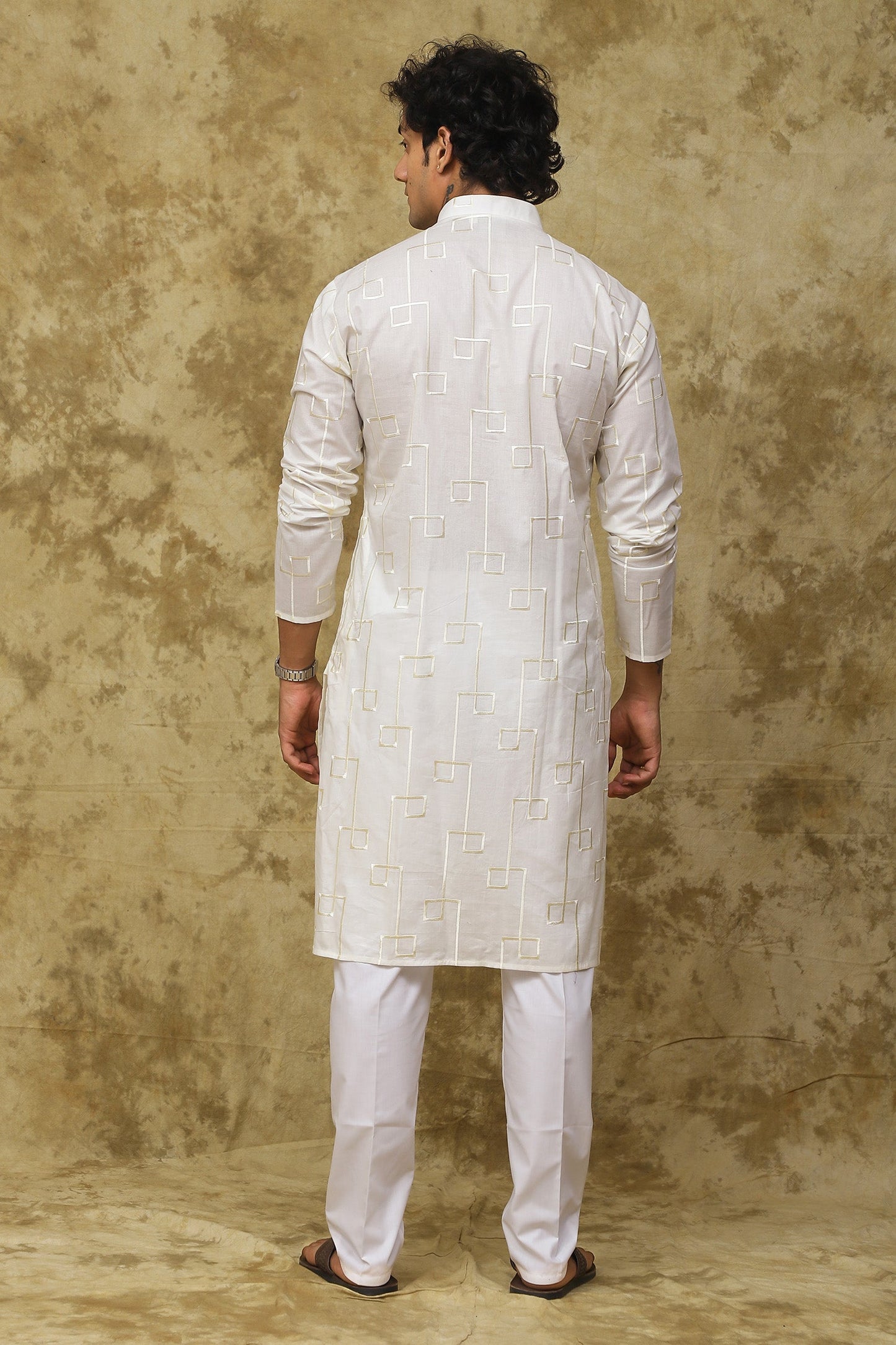 Bluesaanchi Men's Cotton Zari Embroidered Kurta Set - White | Swadesiicart