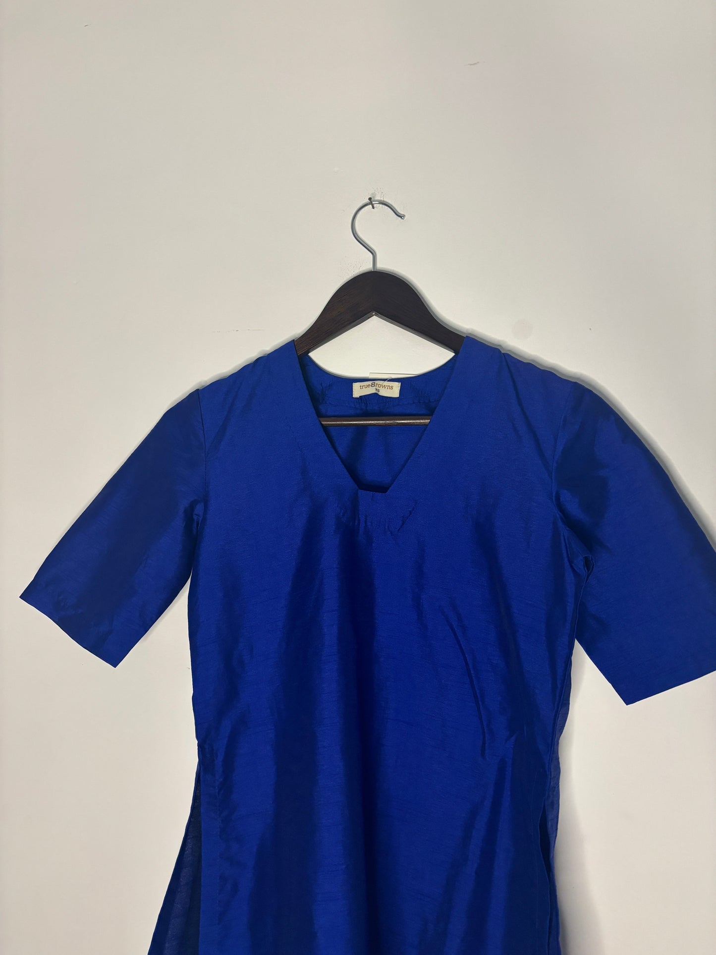 trueBrowns Blue Metallic Top | Swadesiicart