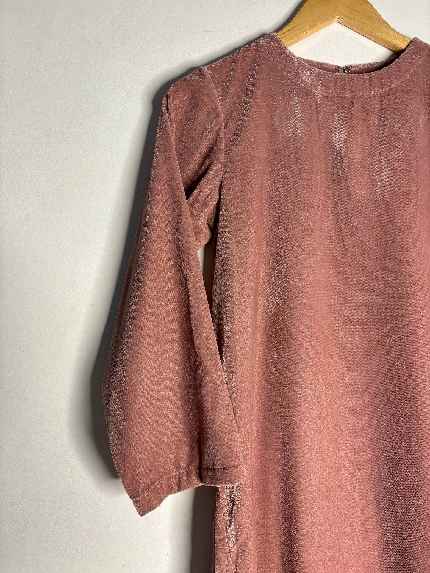 trueBrowns Light Pink Velvet High neck Kurta | Swadesiicart