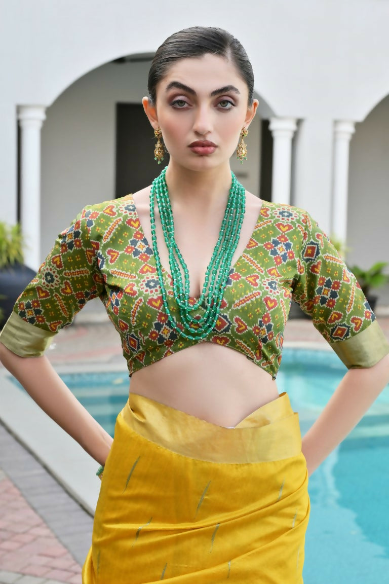 Vishnu Weaves Women's Yellow Raw Silk Patola Zari Woven Saree with Blouse - Swadesiicart