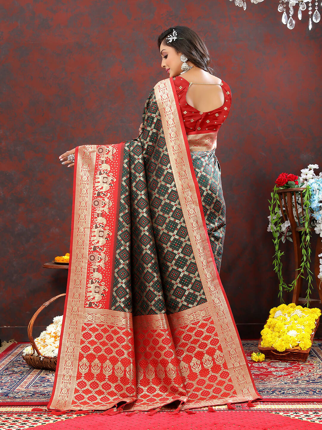 Lorenvalley Fashion Green & Red Patola Silk Woven Design Meenakari Weaving Saree - Swadesiicart
