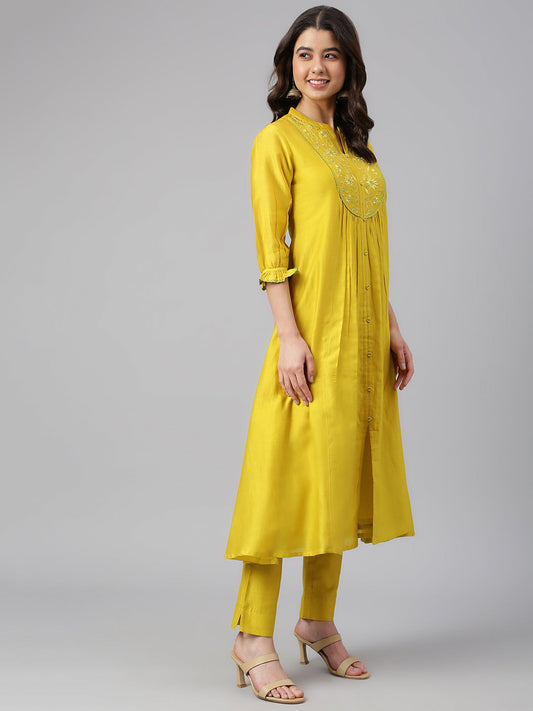 Janasya Women's Yellow Crepe Silk Solid Kurta With Pant | Swadesiicart