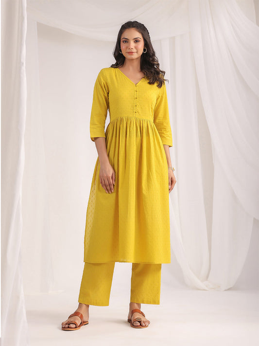 Janasya Gathering Dobby Cotton Yellow Self Design V-Neck Set | Swadesiicart