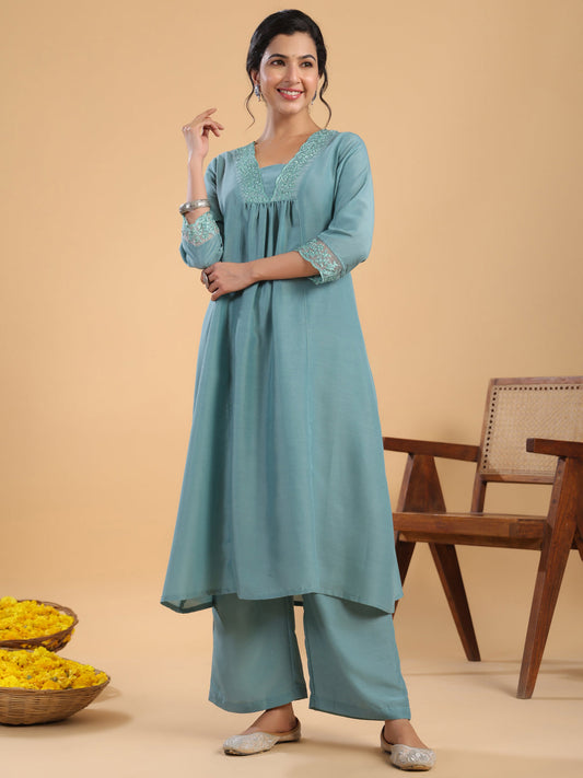 Janasya Gathering Muslin Sage Yoke Embroidery V-Neck Kurta Set | Swadesiicart