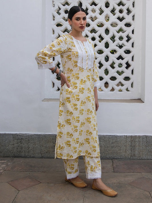 Janasya Straight Cambric Off White Floral Notch Neck Kurta & Bottom | Swadesiicart