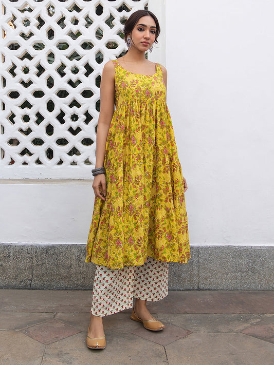 Janasya Bright Cotton Floral Gathered Kurta Set | Swadesiicart